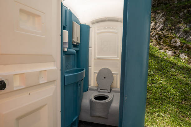Best Portable restroom trailer rental  in Malone, FL